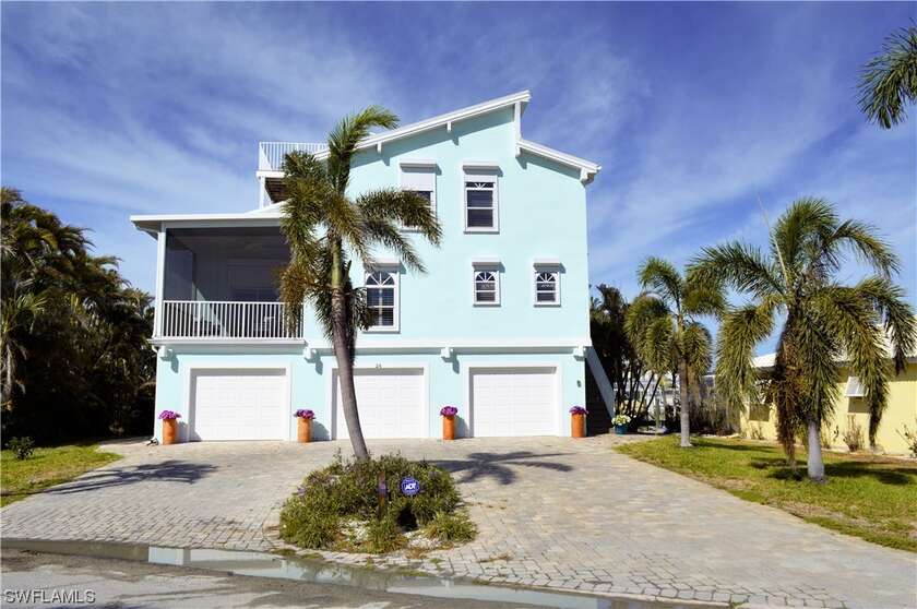 Multi Level, Single Family Residence - FORT MYERS BEACH, FL See - Beach Home for sale in Fort Myers Beach, Florida on Beachhouse.com