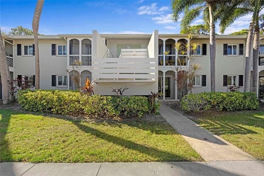 Welcome to this inviting ground-floor 1-bedroom, 1-bath condo - Beach Condo for sale in Sarasota, Florida on Beachhouse.com