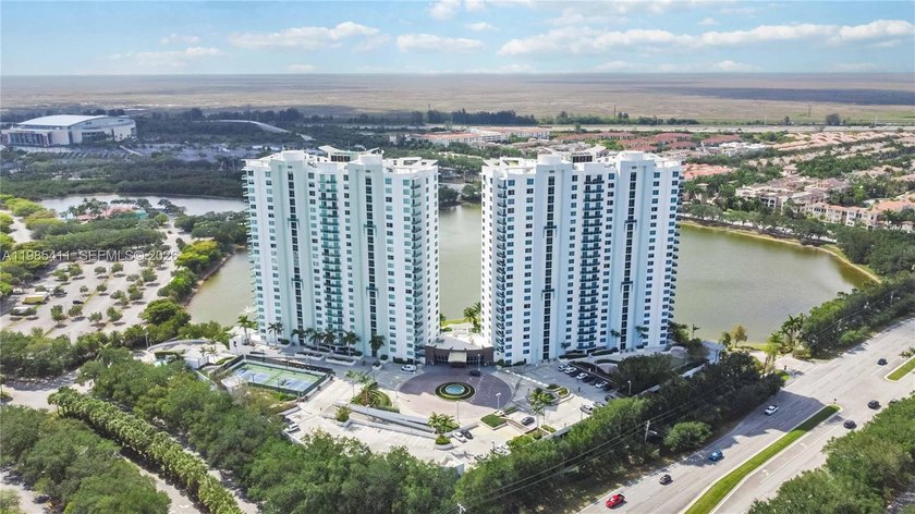 Enjoy easy living in this bright and spacious 1-bedroom, 1 - Beach Condo for sale in Sunrise, Florida on Beachhouse.com