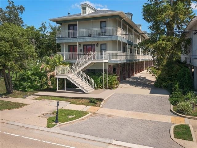 Location, Location, Location! Rare opportunity to own a - Beach Condo for sale in Mandeville, Louisiana on Beachhouse.com