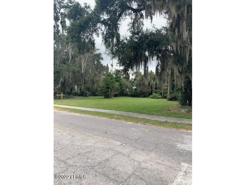 Lovely corner lot in Port Royal across from Live Oak Park and - Beach Lot for sale in Port Royal, South Carolina on Beachhouse.com