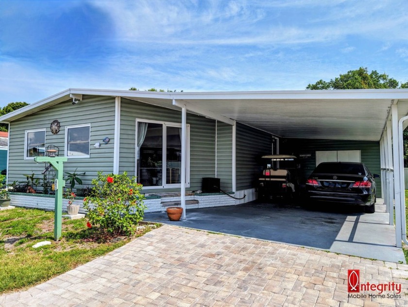 Amazing SPACE!  How SWEET this 1640 SF  home is!  Step into this - Beach Home for sale in Palmetto, Florida on Beachhouse.com