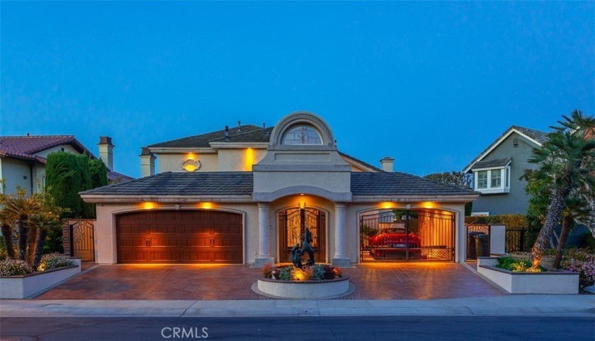 Waterfront Luxury in Coral Cay - Where Sophistication Meets - Beach Home for sale in Huntington Beach, California on Beachhouse.com