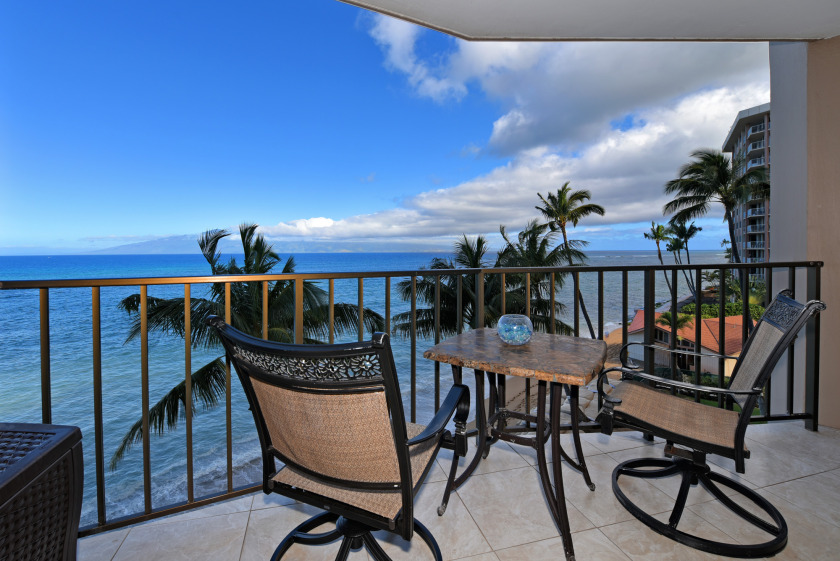 1 Bedroom Ocean Front Condo in Kahana - Sleeps 4 - Valley Isle - Beach Vacation Rentals in Lahaina, Hawaii on Beachhouse.com