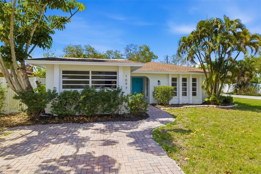 One or more photo(s) has been virtually staged. Welcome to - Beach Home for sale in Sarasota, Florida on Beachhouse.com