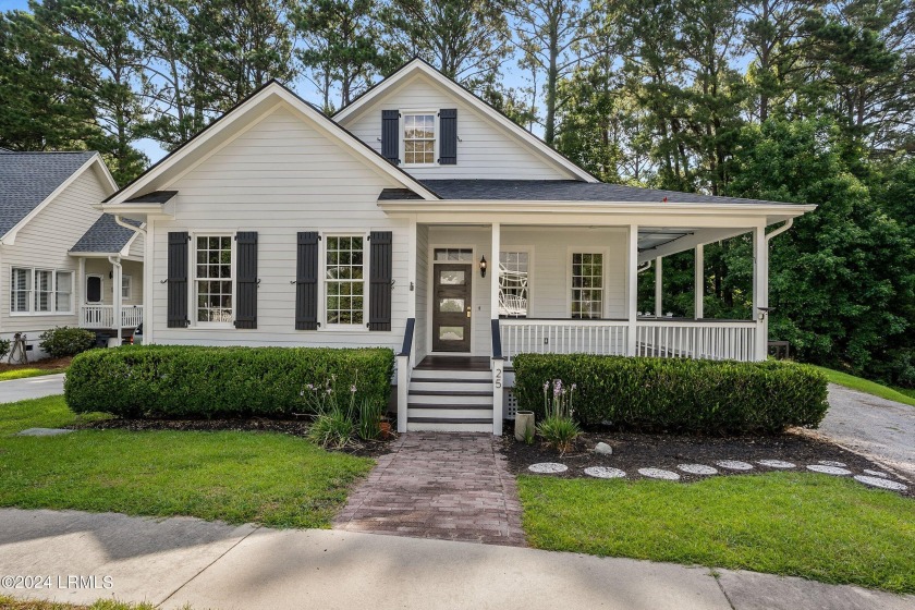 Renovated home in Battery Point, featuring 4 bedrooms, 3 baths - Beach Home for sale in Beaufort, South Carolina on Beachhouse.com