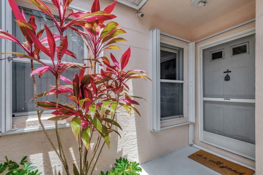 Welcome to this beautifully maintained 3-bedroom, 2-bathroom - Beach Home for sale in Greenacres, Florida on Beachhouse.com