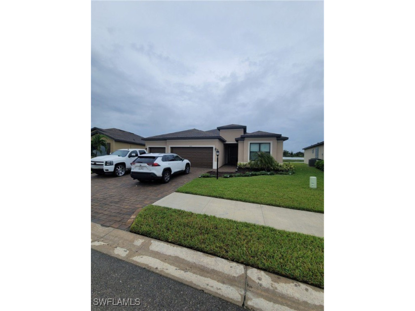 Welcome to this exquisite single-family residence, perfectly - Beach Home for sale in Fort Myers, Florida on Beachhouse.com