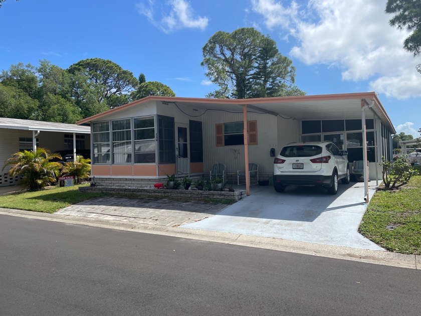 This is the one you've been waiting for. Set on a large lot - Beach Home for sale in Largo, Florida on Beachhouse.com