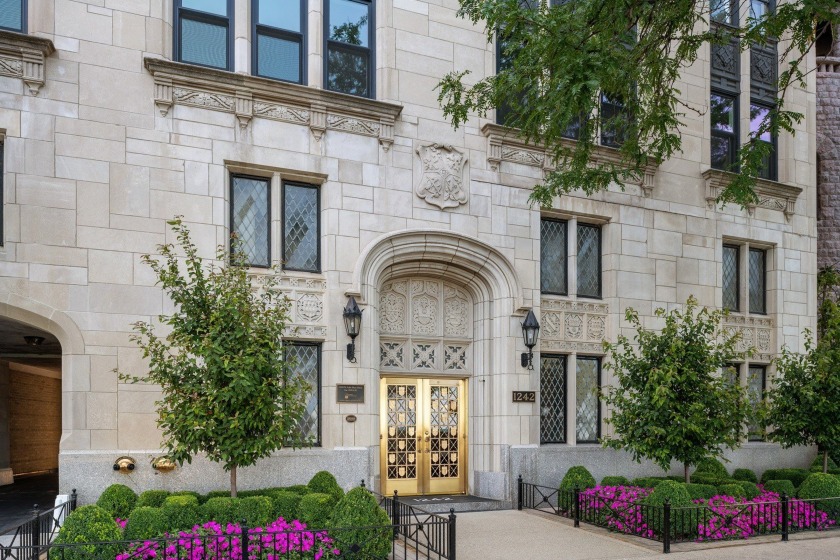 Move right into this impeccably renovated, mint-condition - Beach Home for sale in Chicago, Illinois on Beachhouse.com