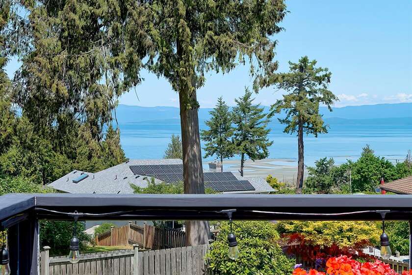Jaw dropping ocean views mesmerize from almost every room Jaw - Beach Home for sale in Qualicum Beach, British Columbia on Beachhouse.com