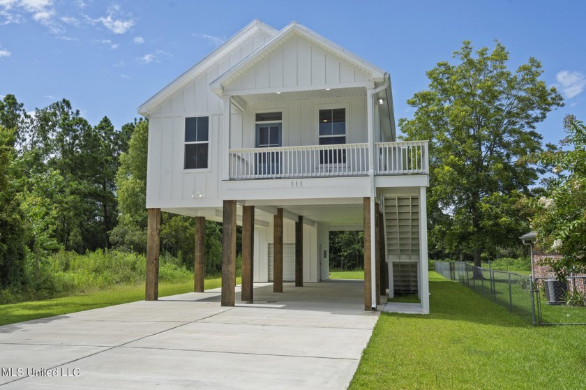 This 3B/2.5B family home is a hidden gem with special features - Beach Home for sale in Waveland, Mississippi on Beachhouse.com