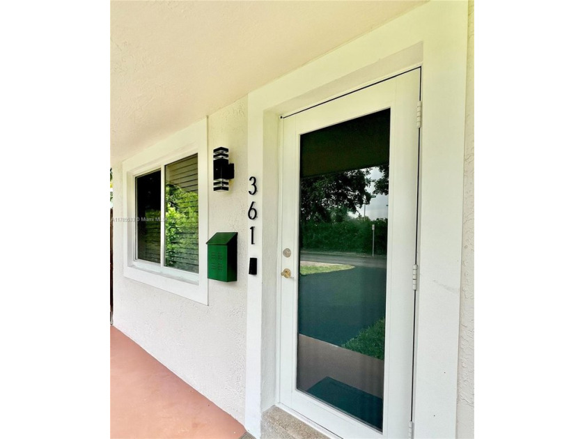Beautifully updated home with 3 comfortable bedrooms and 1 - Beach Home for sale in Oakland Park, Florida on Beachhouse.com