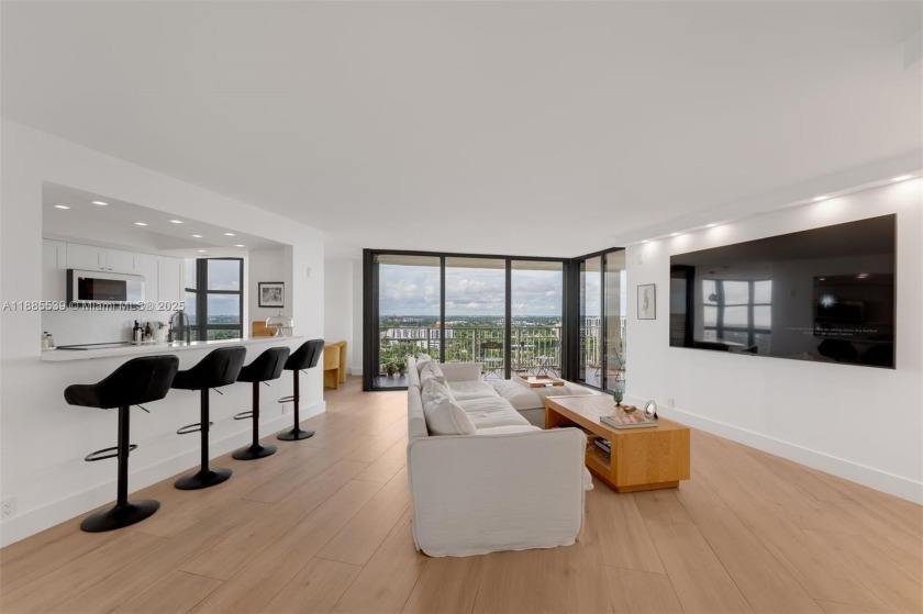 Stunning, fully renovated 2-bedroom, 2-bathroom apartment. This - Beach Condo for sale in Miami, Florida on Beachhouse.com
