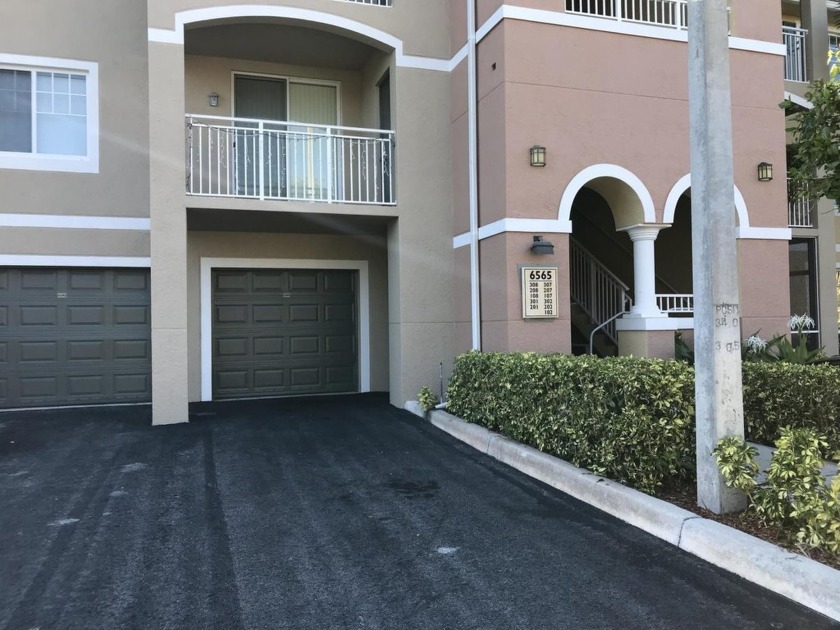 Immaculate 1st floor unit with over-sized one-car garage! Well - Beach Condo for sale in West Palm Beach, Florida on Beachhouse.com