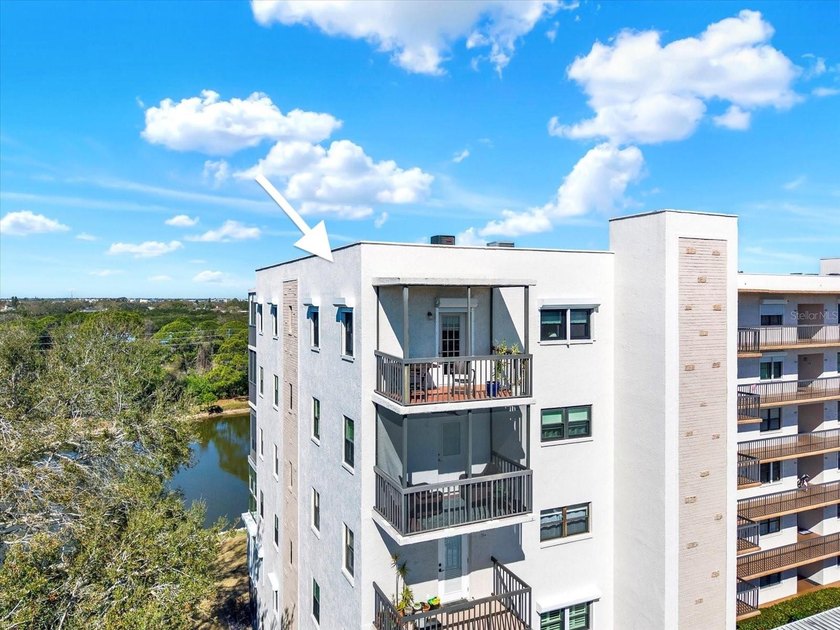 Priced to sell--rare top-floor corner penthouse with water views - Beach Condo for sale in St. Petersburg, Florida on Beachhouse.com