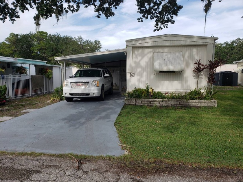 Cozy home with a slit level floor plan with a bedroom and bath - Beach Home for sale in Ruskin, Florida on Beachhouse.com