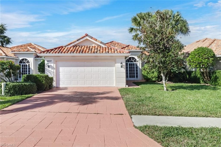 Rarely available extended Oakmont offering additional 220sf of - Beach Home for sale in Naples, Florida on Beachhouse.com