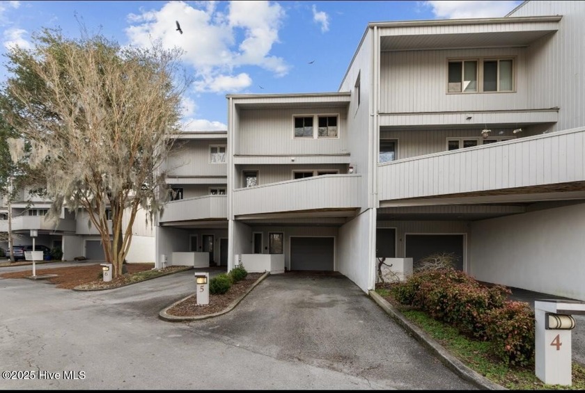 Discover this stunning waterfront townhome situated along the - Beach Townhome/Townhouse for sale in New Bern, North Carolina on Beachhouse.com