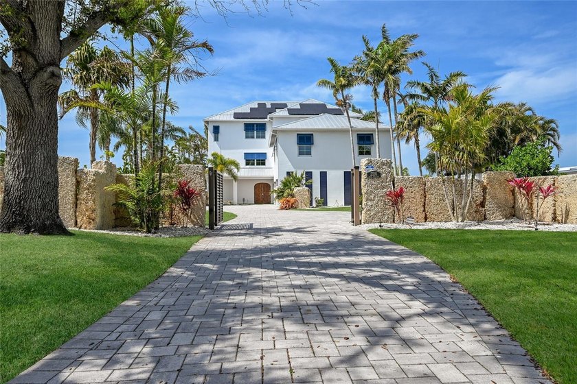 One or more photo(s) has been virtually staged. ABSOLUTELY - Beach Home for sale in Bradenton, Florida on Beachhouse.com