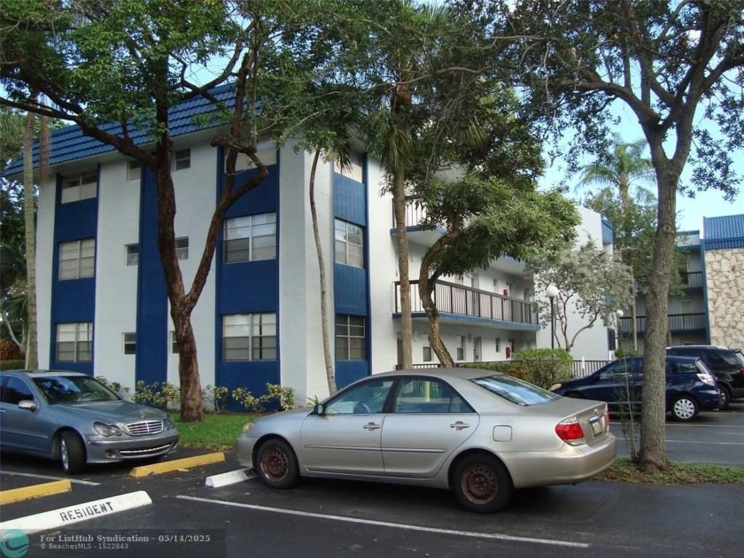 MOVE RIGHT IN! DYNAMITE UNIT,AND GET seller concessions. Best - Beach Condo for sale in Margate, Florida on Beachhouse.com