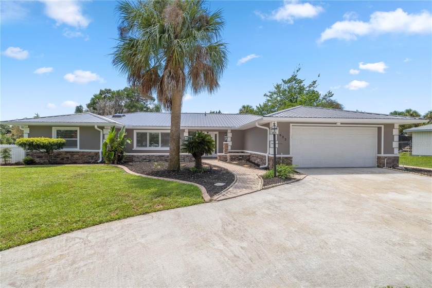 Beautiful 3 bedroom 3.5 bath home with newer metal roof. Flooded - Beach Home for sale in Crystal River, Florida on Beachhouse.com