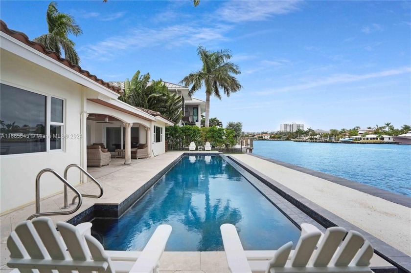 Welcome to your ultimate retreat in sunny Lauderdale By The Sea! - Beach Home for sale in Lauderdale By The Sea, Florida on Beachhouse.com