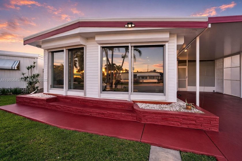 You OWN the land! Fully renovated! Absolutely amazing 3/3 plus - Beach Home for sale in Davie, Florida on Beachhouse.com