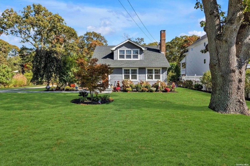 This is the North Fork home that you have been waiting for! - Beach Home for sale in Aquebogue, New York on Beachhouse.com