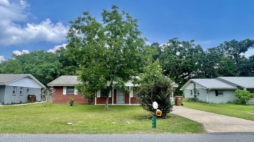 Are you looking for the perfect place? This quaint brick - Beach Home for sale in Long Beach, Mississippi on Beachhouse.com