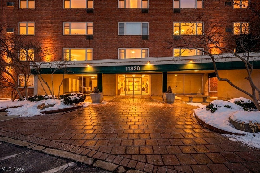 Welcome to a rarely available condo in Lakewood's Gold Coast - Beach Condo for sale in Lakewood, Ohio on Beachhouse.com