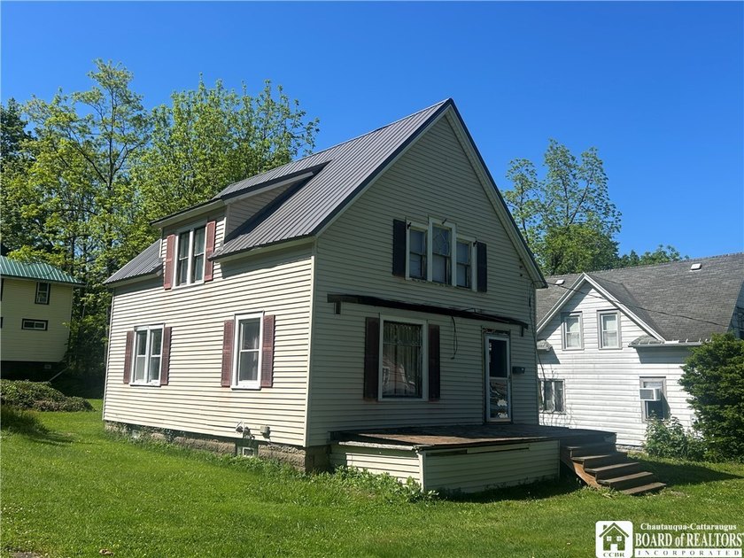 ARE YOU IN THE MARKET FOR A FIXER UPPER / AN INVESTMENT - Beach Home for sale in Silver Creek, New York on Beachhouse.com