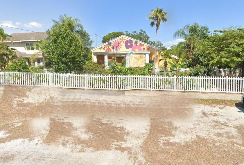 Home builders, come and Develop or Redevelop this incredible - Beach Home for sale in Gulfport, Florida on Beachhouse.com