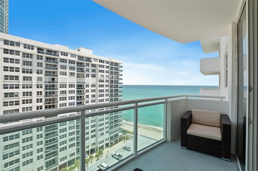 Stunning and fully renovated 1 bed / 1 bath unit on the 14th - Beach Condo for sale in Hollywood, Florida on Beachhouse.com