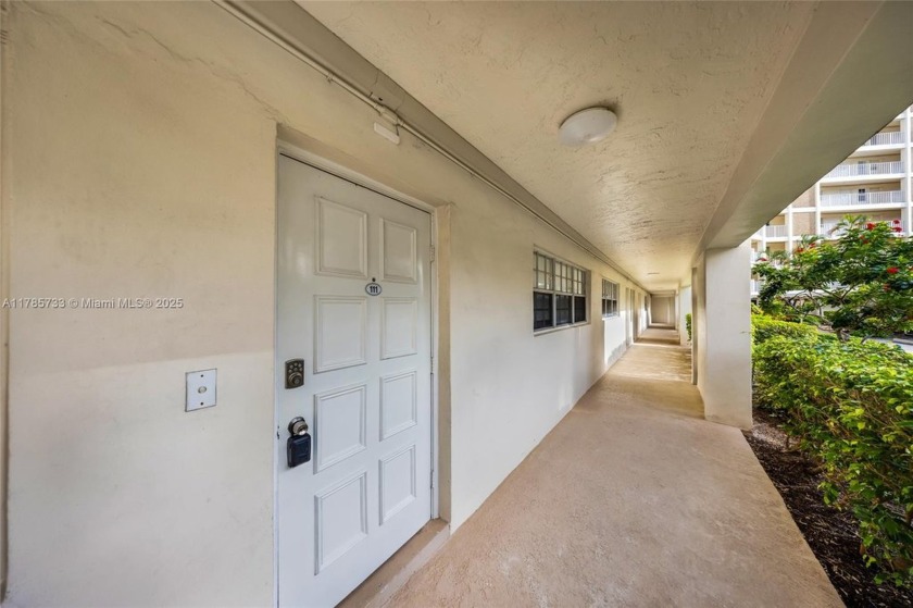 Beautiful condo in the exclusive Palm Aire Country Club. This - Beach Condo for sale in Pompano Beach, Florida on Beachhouse.com