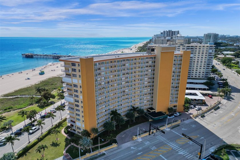 PRICED TO SELL!!! INCREDIBLE CORNER UNIT WITH VIEWS OF OCEAN AND - Beach Condo for sale in Pompano Beach, Florida on Beachhouse.com