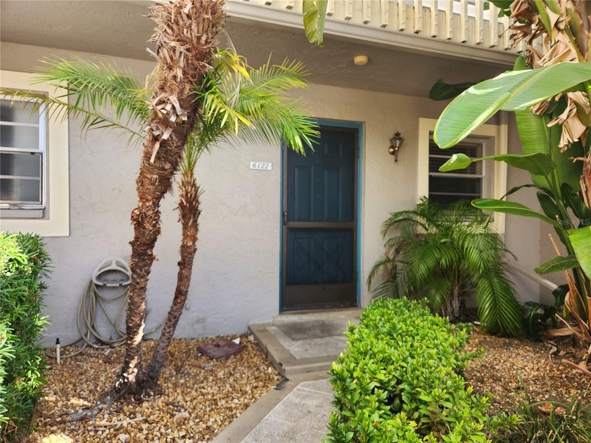 First-floor 1BR/1.5BA condo in the desirable Pebble Springs - Beach Condo for sale in Bradenton, Florida on Beachhouse.com