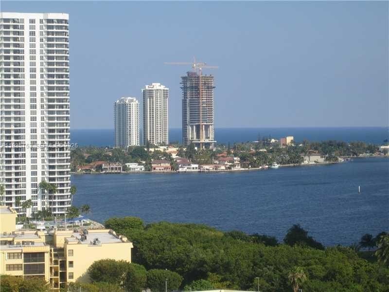 SPACIOUS SPLIT 2 BEDROOMS & 2 BATHS UNIT WITH STUNNING PANORAMIC - Beach Condo for sale in Aventura, Florida on Beachhouse.com