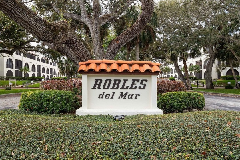 Well maintained Condo in Indian River Shores - HUGE 2 Bed/2 Bath - Beach Home for sale in Indian River Shores, Florida on Beachhouse.com