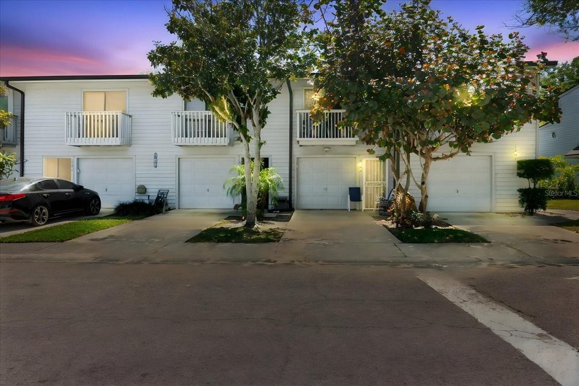 Welcome home to this beautifully updated tri-level townhouse - Beach Condo for sale in Pinellas Park, Florida on Beachhouse.com