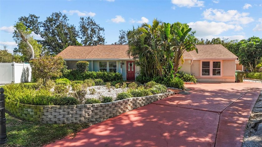 Welcome to 3403 66th St Ct W, a fantastic opportunity located in - Beach Home for sale in Bradenton, Florida on Beachhouse.com