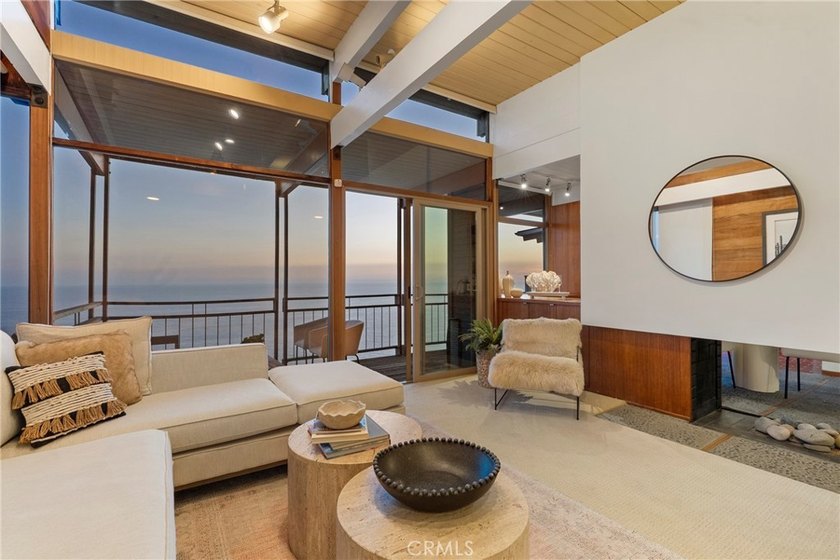 Perched high above the Pacific in the hills of Laguna Beach - Beach Home for sale in Laguna Beach, California on Beachhouse.com