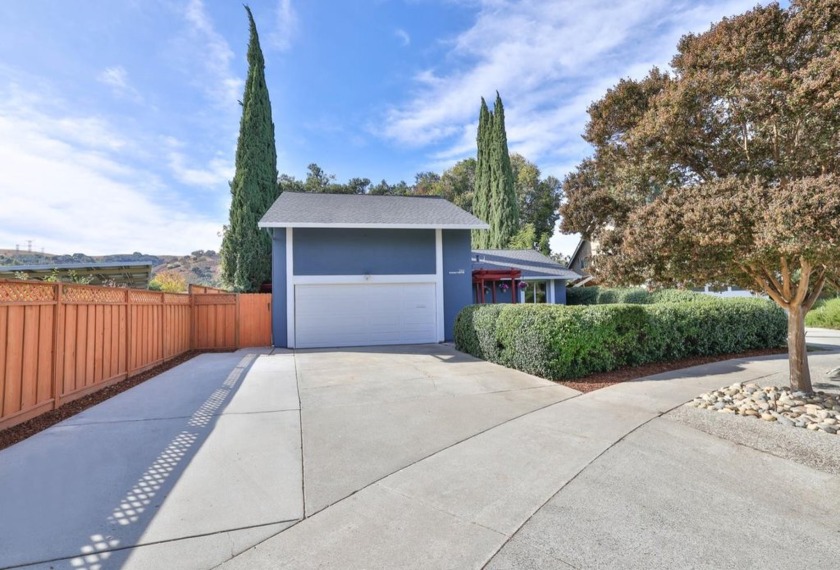 Welcome to this gorgeous, bright, beautifully remodeled 4 - Beach Home for sale in San Jose, California on Beachhouse.com