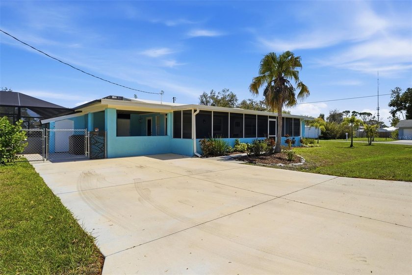 Mid-century modern pool home with a separately available - Beach Home for sale in Nokomis, Florida on Beachhouse.com