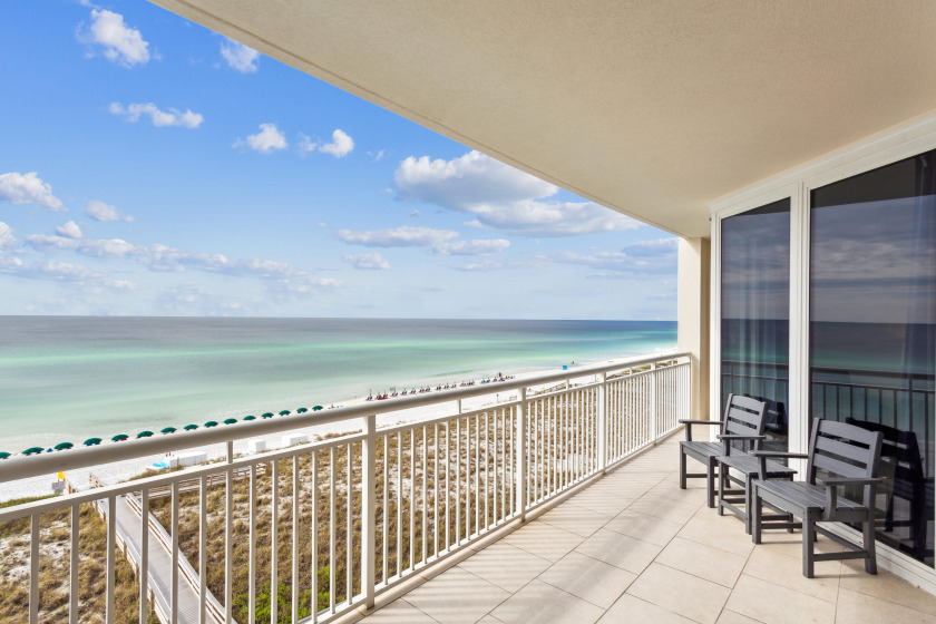 Nicely decorated 5th floor unit at The Pearl of Navarre - Beach Vacation Rentals in Navarre Beach, Florida on Beachhouse.com