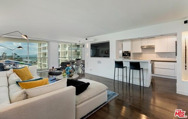 Breathtaking, Head-On Ocean Views in an Exquisite, Turn-Key, 3 - Beach Other for sale in Santa Monica, California on Beachhouse.com