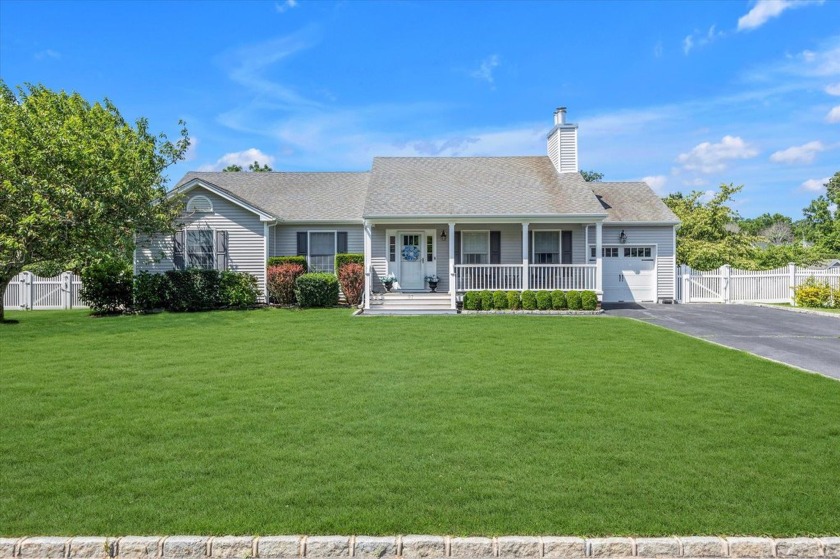Welcome Home! This move-in ready 3 bedroom, 2.5 bath ranch - Beach Home for sale in Aquebogue, New York on Beachhouse.com