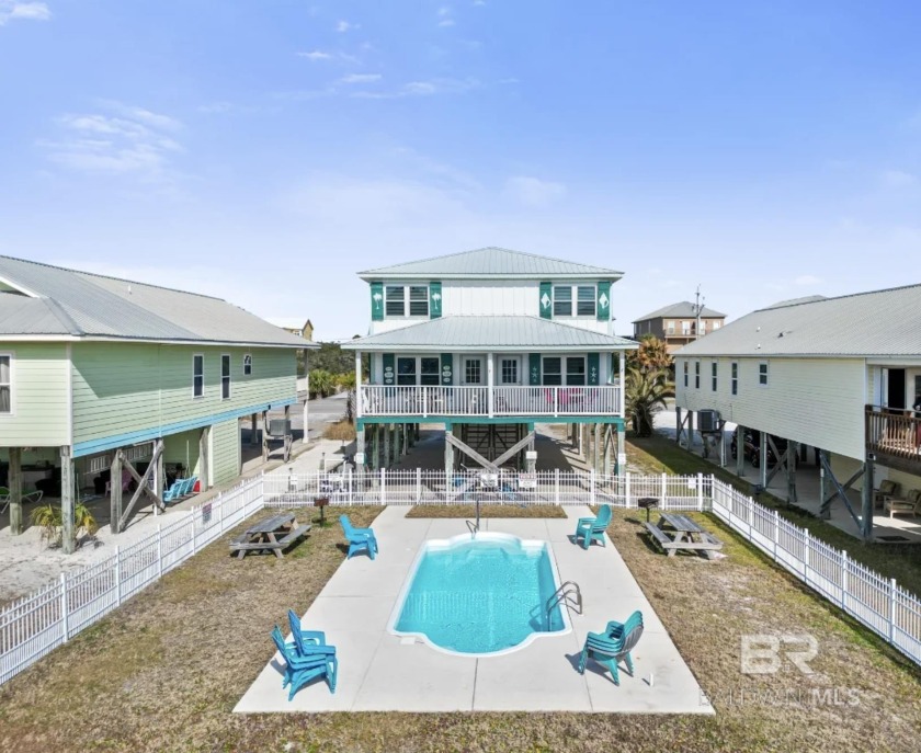 ATTN INVESTORS! *Beach Bum* is a well-maintained, Key West-style - Beach Townhome/Townhouse for sale in Gulf Shores, Alabama on Beachhouse.com