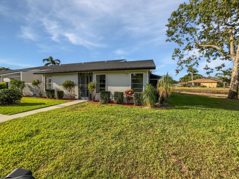 Seller may consider buyer concessions if made in an offer - Beach Townhome/Townhouse for sale in West Palm Beach, Florida on Beachhouse.com