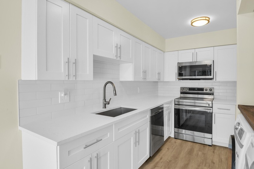 Investor friendly or first time home buyer with as little as 5% - Beach Townhome/Townhouse for sale in Boynton Beach, Florida on Beachhouse.com